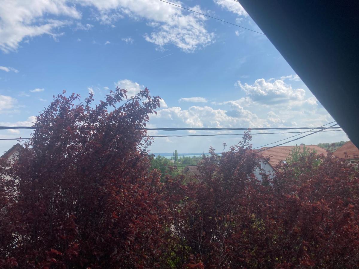 Karadi Apartman Zánka Buitenkant foto