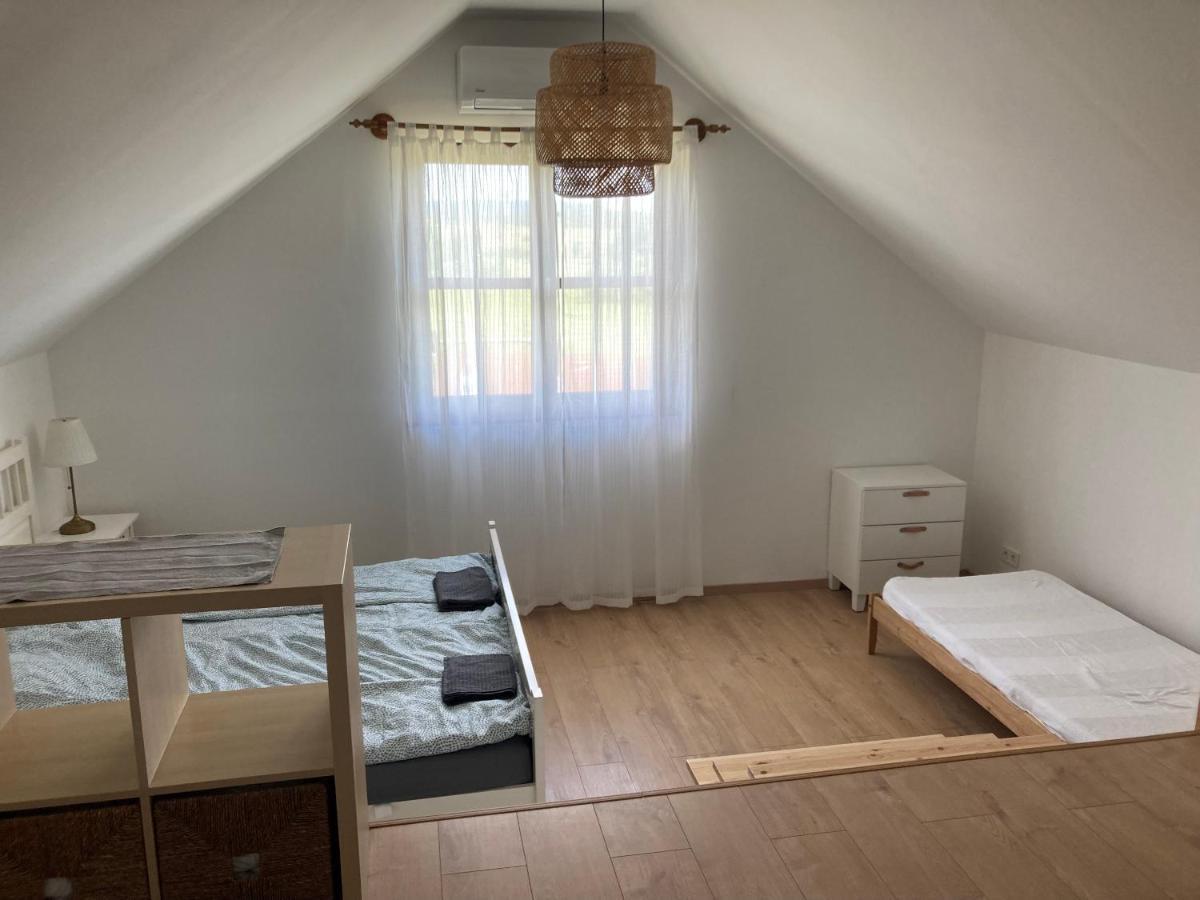Karadi Apartman Zánka Buitenkant foto